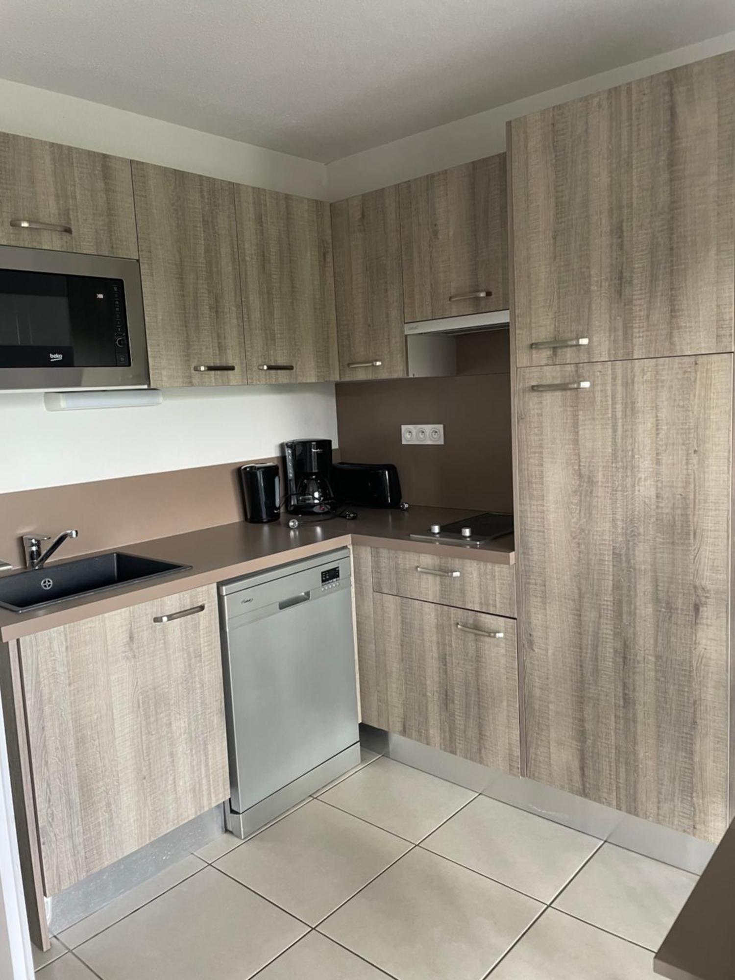 Apartamento Meuble 6 Personnes Remoulins Exterior foto